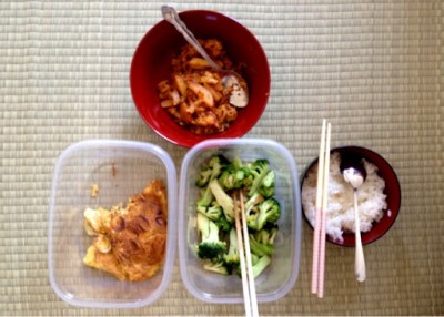 Masak makanan sendiri di rumah