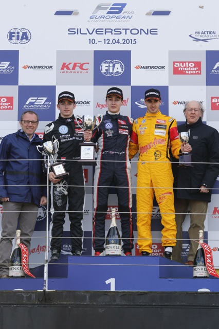 Anto naik podium