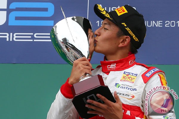 Rio Haryanto juara GP2 di Silverstone, Inggris.