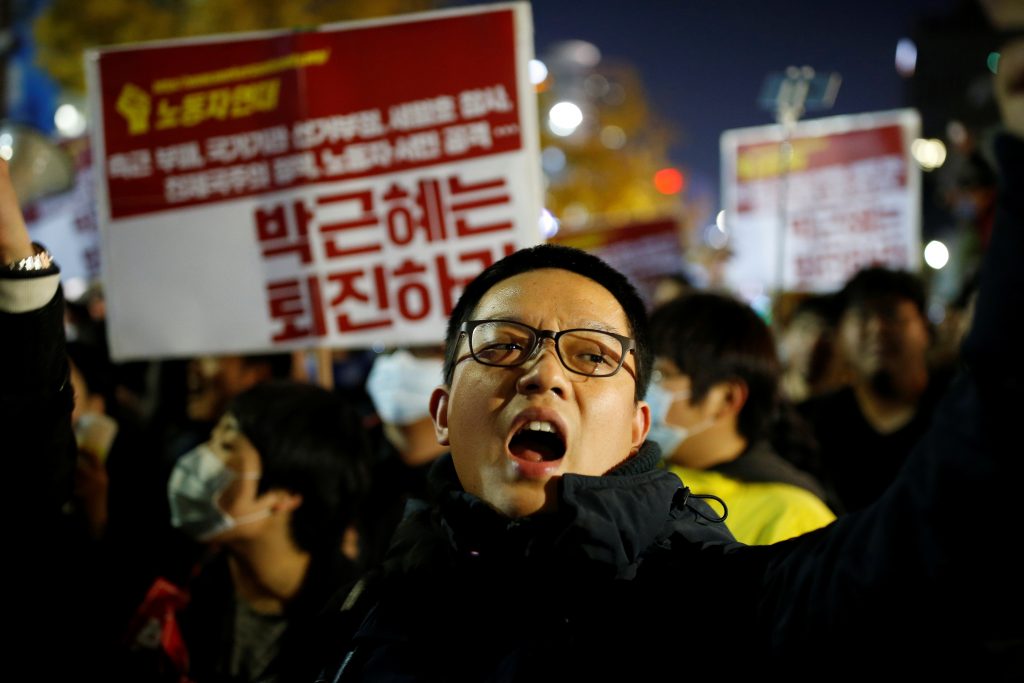Aksi unjuk rasa anti-Presiden Park Geun-hye di Seoul, Sabtu. (Foto:Reuters)