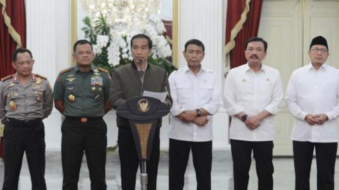 Presiden Jokowi dan jajaran di Istana Kepresidenan Jakarta> (foto ist)