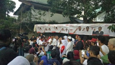 Sandiaga Uno di depan massa pendukungnya di Kawi-Kawi-Atas, Johar Baru. 