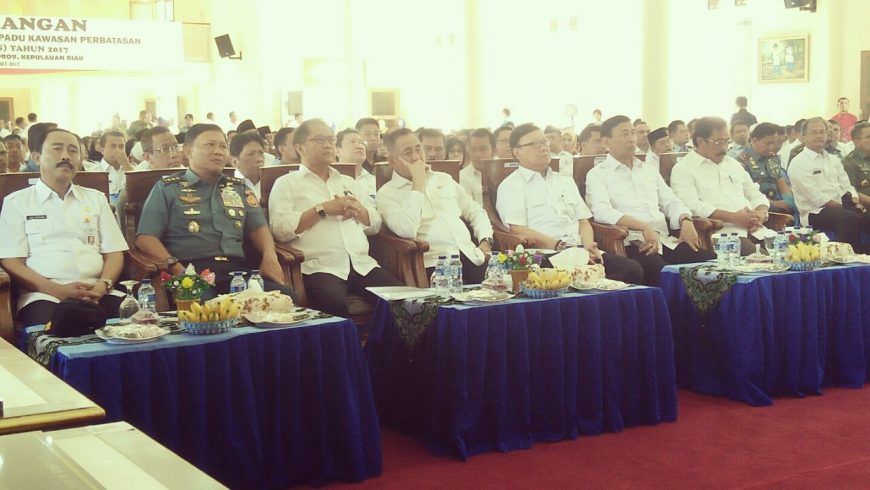 Sejumlah menteri hadir dalam acara pencanangan program Gerakan Pembangunan Terpadu Kawasan Perbatasan (Gerbangdutas), di Kabupaten Natuna, Kepri, Rabu (8/3). (Foto: Puspen Kemendagri)