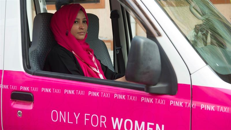 Pink Taxi, taksi khusus perempuan. (Foto: Reuters)