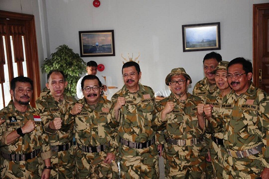 Gubernur dan empat Wakil Gubernur akan mengikuti serangkaian kegiatan Tri Matra TNI di Natuna, Kepulauan Riau. Sejak Kamis (18/5) hingga Jumat (19/5) petang. (Foto: kemendagri.go.id)