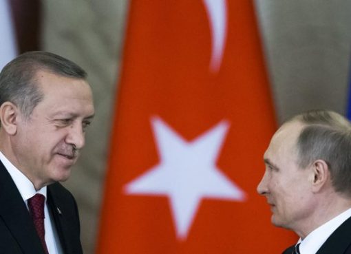 Erdogan (kiri) dan Putin sepakat mendorong zona non-tempur di Suriah, namun bersumpah tetapk menjadikan teroris sebagai target. (Foto: Reuters/Al Jazeera)