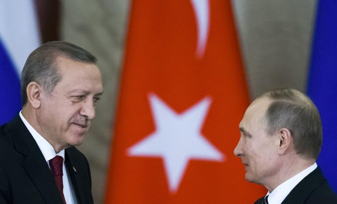 Erdogan (kiri) dan Putin sepakat mendorong zona non-tempur di Suriah, namun bersumpah tetapk menjadikan teroris sebagai target. (Foto: Reuters/Al Jazeera)