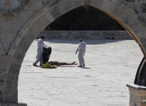 Tiga warga Palestina tewas ditembak polisi Israel di halaman masjid Al Aqsa . (Foto: Reuters/Al Jazeera)