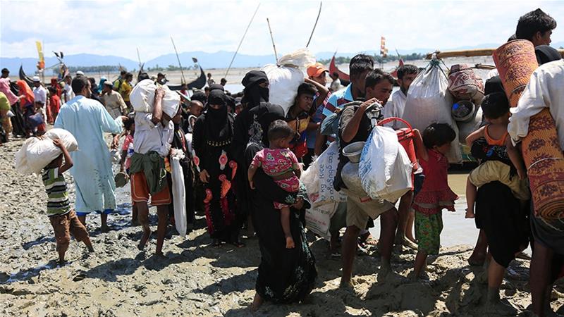 Lebih dari 400.000 warga Rohingya telah melarikan diri ke Bangladesh dalam beberapa pekan terakhir, hanya dengan membawa harta milik apa adanya. Mereka menghindari tindak kekerasan di Myanmar. (Foto: Al Jazeera).