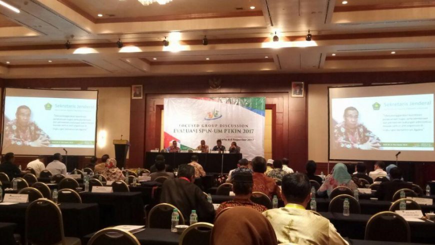 Sekjen Kemenag Nur Syam tampil sebagai pembicara dalam Rakernas Evaluasi Haji 2017.(Foto: kemenag.go.id)