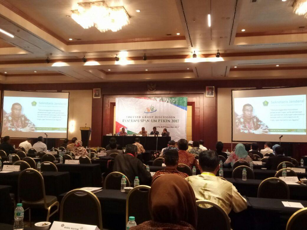 Sekjen Kemenag Nur Syam tampil sebagai pembicara dalam Rakernas Evaluasi Haji 2017.(Foto: kemenag.go.id)