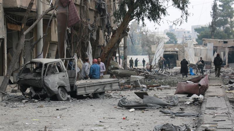 Tentara Suriah dan sekutunya Rusia telah meluluhlantkan Ghouta Timur, wilayah di pinggiran Damaskus. Namun masyarakatnya tetap optimistis, seperti antara lain dikatakan oleh Ammar Albushi: “Dunia mungkin tidak terpengaruh oleh penderitaan kita tapi pada akhirnya tidak ada yang suka mati dengan diam.” (Foto: Anadolu/Al Jazeera)