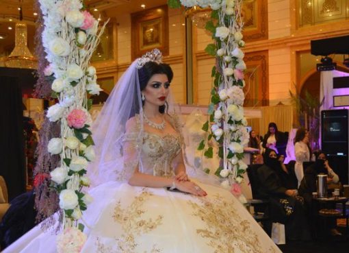 Desain pakaian pengantin terbaru dipamerkan di European Saudi International Wedding Expo, Jedda. (Foto: AN/Arab News)