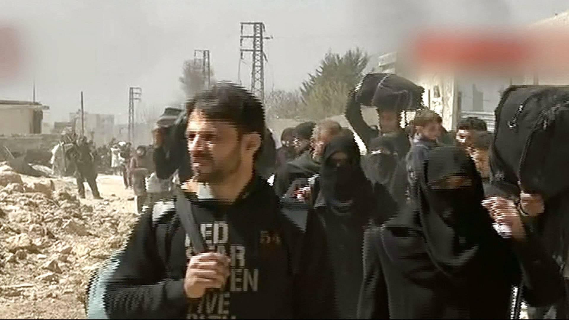 Serangan udara pemerintah Suriah membunuh setidaknya 30 orang lagi di pinggiran kota Damaskus. Pengeboman persisnya terjadi di daerah Ghampa, wilayah Ghouta Timur yang dikuasai pergerakan antipemerintah Suriah.(Foto: Al Jazeera)