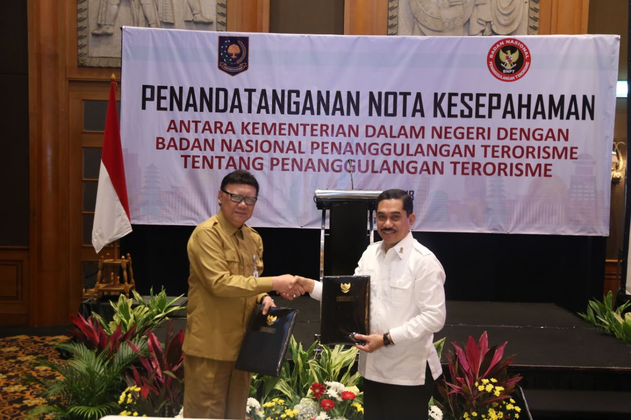 Mendagri Tjahjo Kumolo dan Kepala BNPT Komjen Pol. Suhardi Alius . (Foto: Humas Kemendagri)