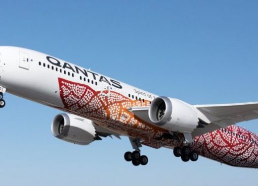 Qantas 787-9 Dreamliner memiliki jangkauan yang lebih jauh dari pendahulunya. (Foto: EPA/BBC News)