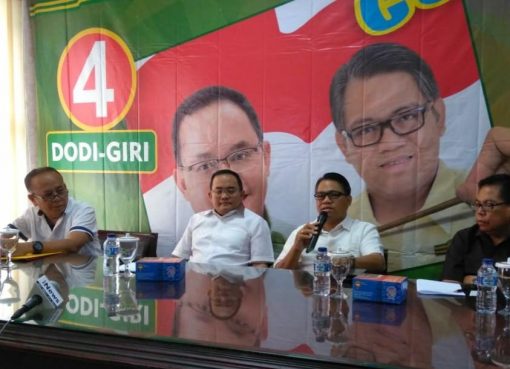 Dodi Reza Alex dan Giri Ramanda Kiemas ketika memberikan keterangan pers. (Foto: Istimewa)