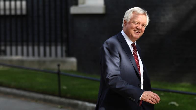 Pengunduran diri David Davis sembilan bulan sebelum Inggris meninggalkan Uni Eropa merupakan pukulan besar bagi Perdana Menteri Theresa May. (Foto: Reuters/Al Jazeera)