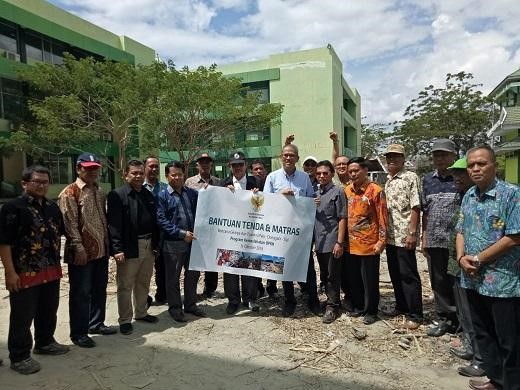 Tim Kemenag menyampaikan bantuan pada korban gempa di Palu dan Donggala. (Foto: Website Kemenag)