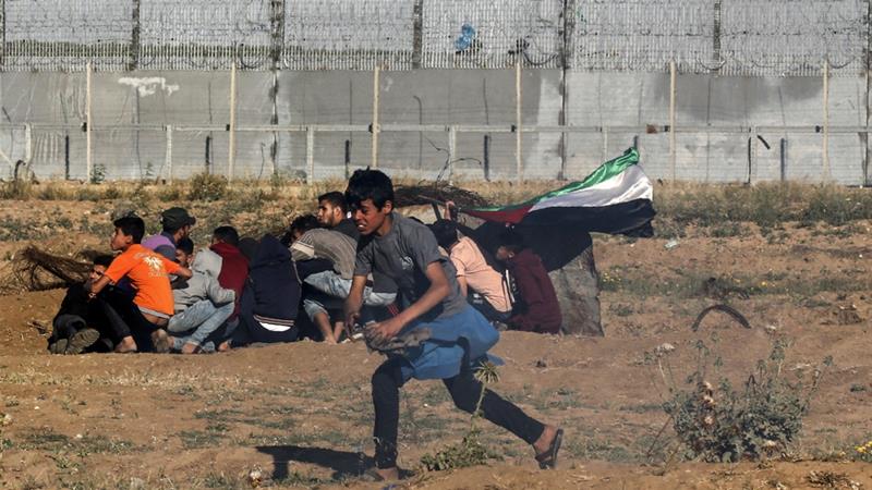 Tembakan Israel membunuh warga Palestina di Gaza beberapa hari setelah kesempatan gencatan senjata. Setidaknya satu orang tewas dan 30 warga Palestina terluka, termasuk empat anak-anak dan seorang paramedis, Jumat ke-58 protes massal.