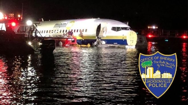 Pesawat Boeing 737 ketika mendarat di sungai Sungai St. John, Florida,. (Foto: Gambar Getty/BBC News)