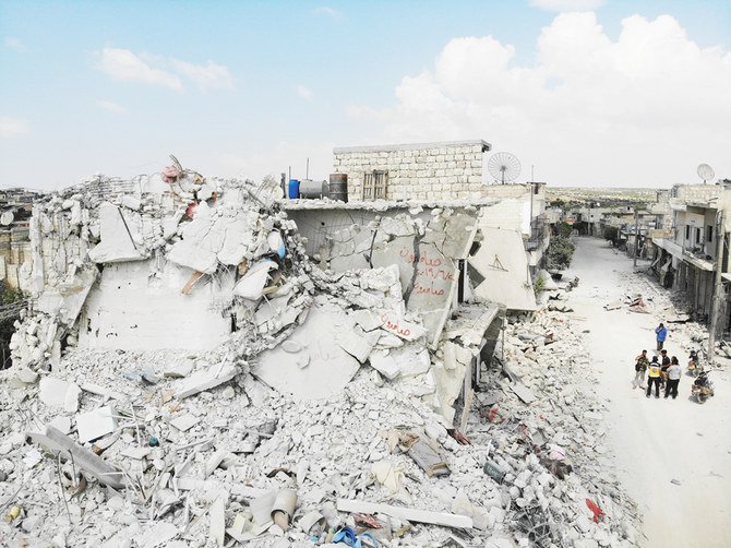 Bangunan yang rusak dan hancur di kota Ihsim, di wilayah Idlib Suriah, pada hari Jumat. (Foto:AFP/Arab News)