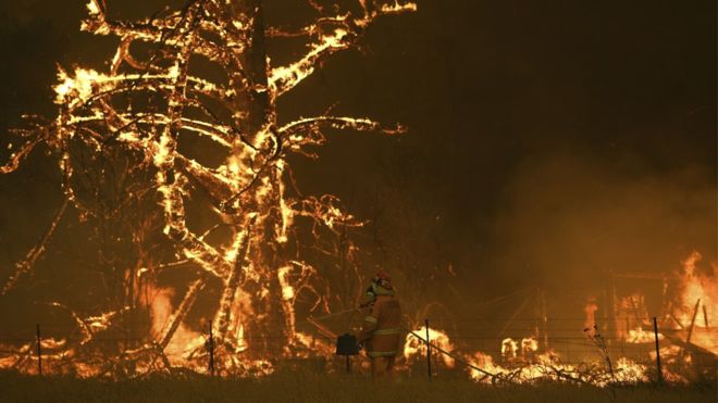 Kebakaran terjadi di sekitar 100 titik. (Foto: PA Media/BBC News)