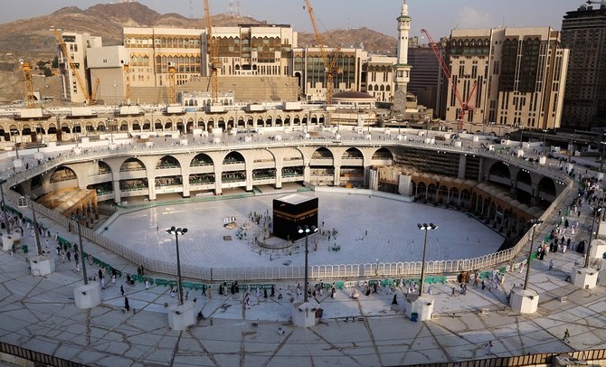 Foto yang diambil pada 5 Maret 2020 menunjukkan area sekitar Ka'bah, di dalam Masjidil Haram. (File AFP/Arab News)