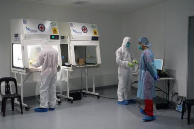  Filipina sedang meningkatkan pengujian untuk coronavirus dengan bantuan Palang Merah yang laboratoriumnya bertujuan untuk menguji 1.000 sampel sehari.(Foto: IFRC Asia Pasifik/Al Jazeera) 