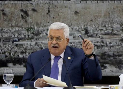 Presiden Palestina Mahmoud Abbas memimpin pertemuan di markas besarnya di kota Ramallah, Tepi Barat, Selasa (19/5). (Foto: Alnadolu Agency/Al Jazeera)