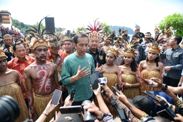 Presiden Jokowi menilai secara keseluruhan kondisi Papua saat ini aman.