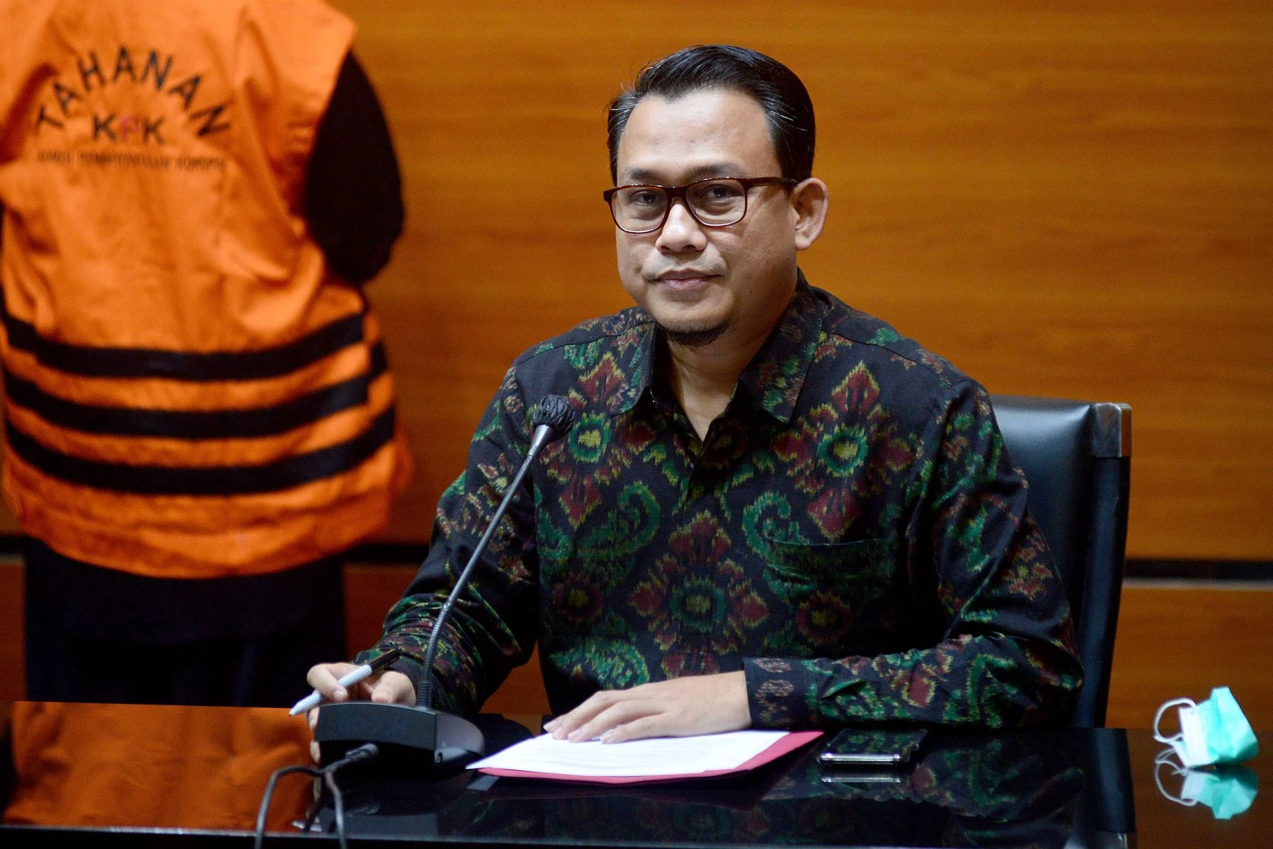 Ali Fikri.