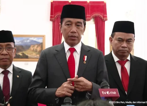 Presiden Joko Widodo usai melantik Budi Arie sebagai Menkominfo.