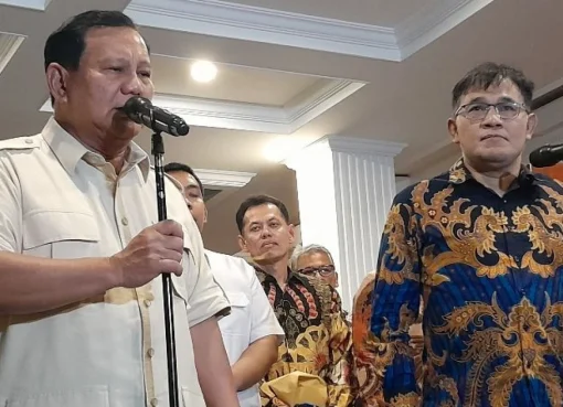 Politikus PDIP Budiman Sudjatmiko menemui Ketum Gerindra Prabowo Subianto.