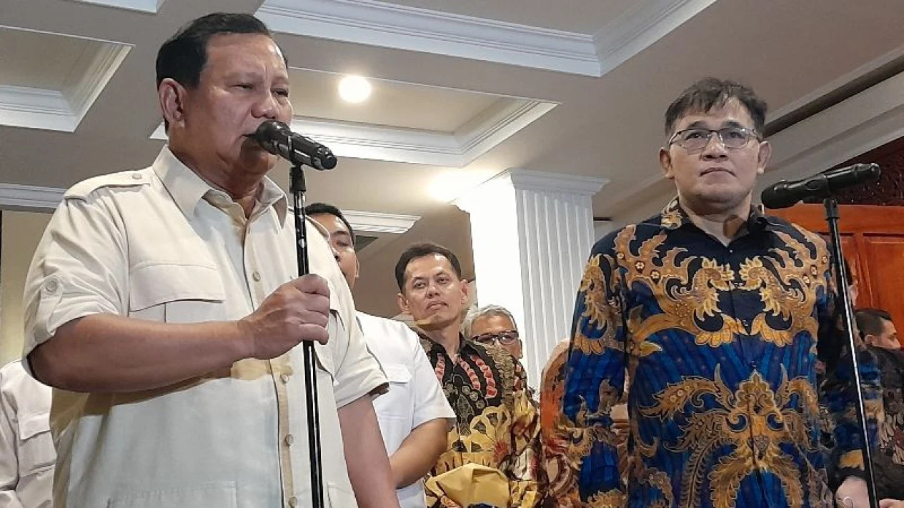 Politikus PDIP Budiman Sudjatmiko menemui Ketum Gerindra Prabowo Subianto.