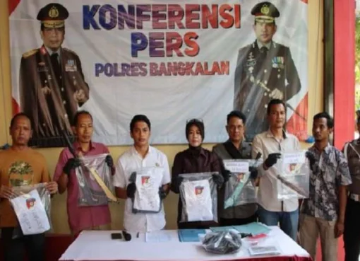 Polres Bangkalan merilis kasus penganiayaan berdarah atau carok.