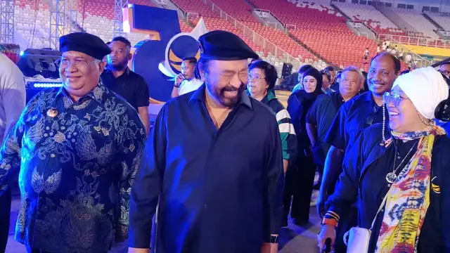 Ketua Umum Partai Nasdem, Surya Paloh, memantau kesiapan venue Apel Siaga Perubahan di Stadion Utama Gelora Bung Karno.