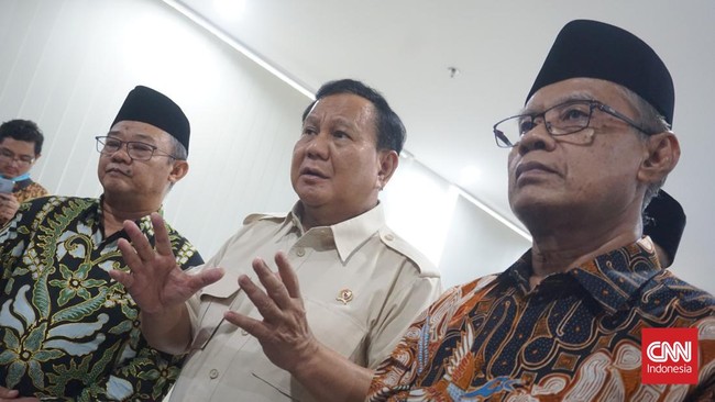 Menhan Prabowo mengaku tak membicarakan politik praktis selama tiga jam berbincang dengan Ketua Umum PP Muhammadiyah Haedar Nashir dan Sekretaris Umum Abdul Mu'ti.