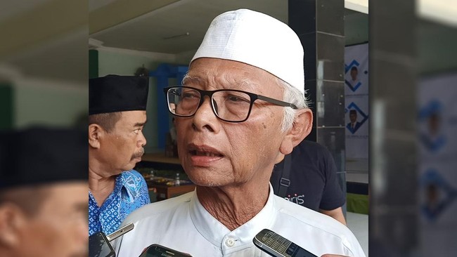 Rapat Pleno MUI menetapkan Anwar Iskandar sebagai Ketua Umum MUI.