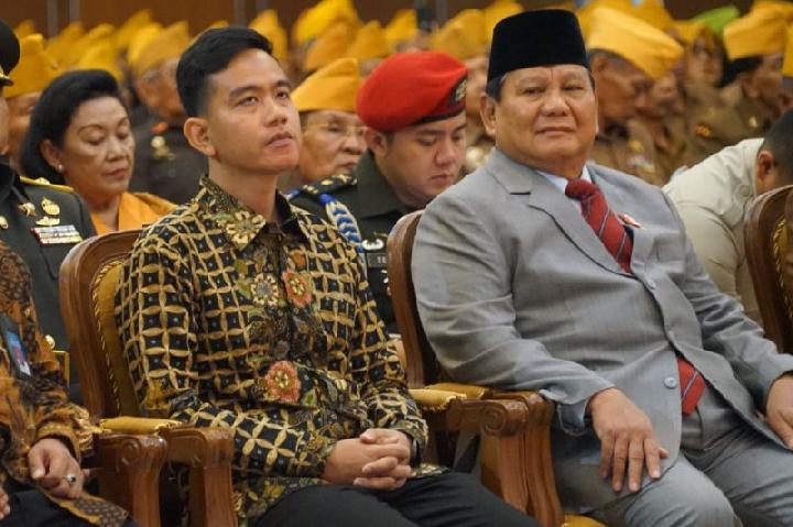 Menhan Prabowo bersama puta sulung Jokowi, Gibran Rabuming.
