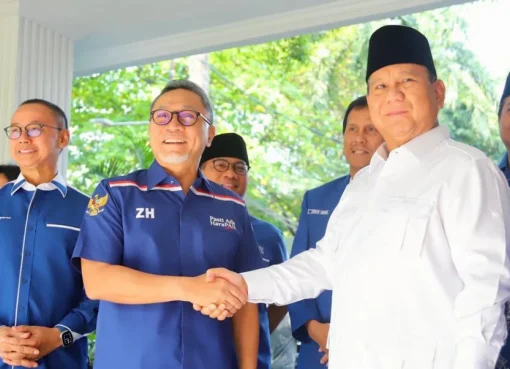 Ketua Umum PAN Zulkifli Hasan bertemu Ketua Umum Gerindra, Prabowo Subianto.