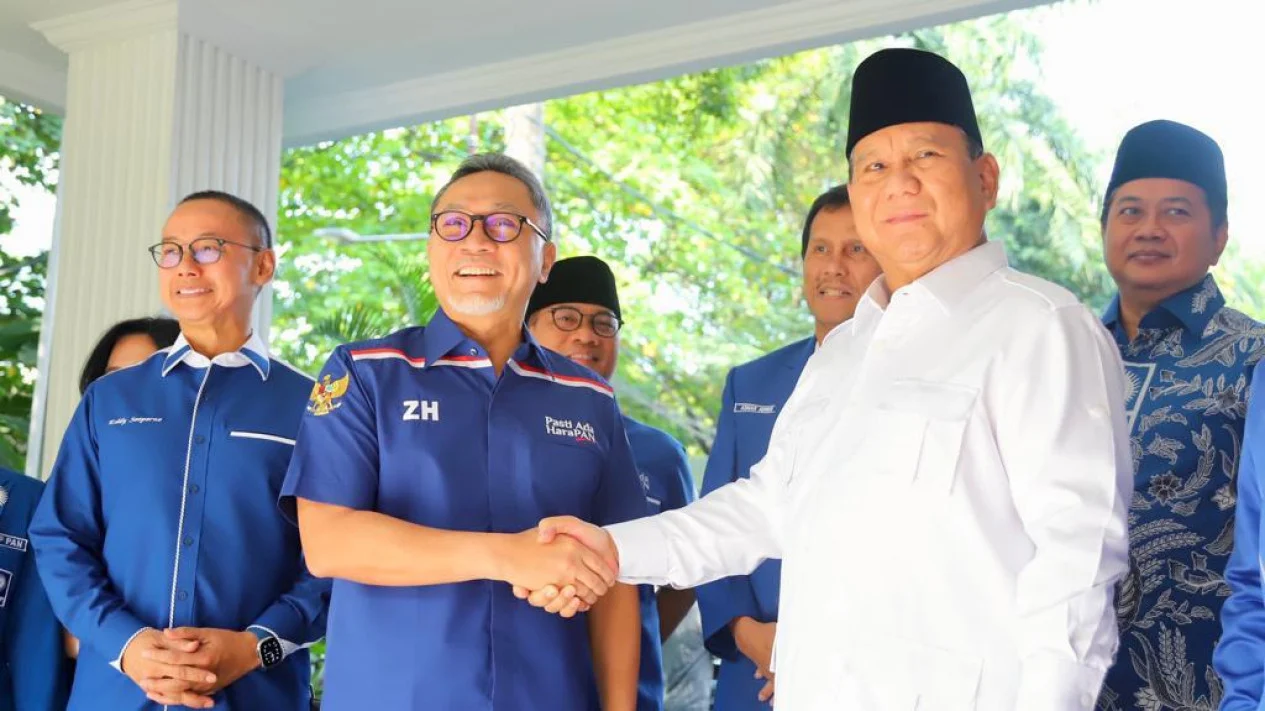 Ketua Umum PAN Zulkifli Hasan bertemu Ketua Umum Gerindra, Prabowo Subianto.