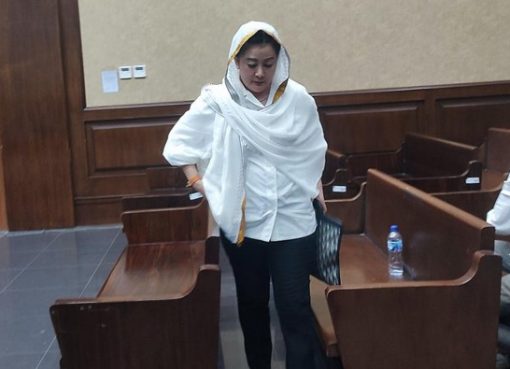 Hasnaeni 'Wanita Emas'.