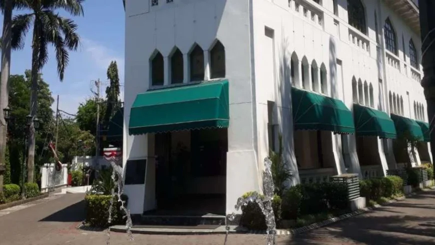 Gedung Wismilak yang digeledah penyidik Polda Jatim di Surabaya.