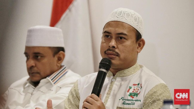 Sekretaris Majelis Syuro PA 212 Slamet Maarif membantah kabar jika dirinya dan PA 212 secara organisasi telah menyatakan dukungan terhadap bakal calon presiden Ganjar di Pilpres 2024.