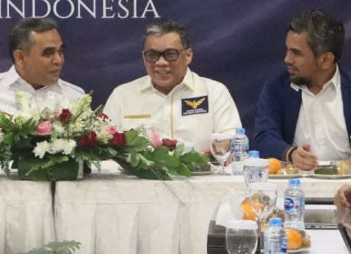 Sekjen Gerindra Ahmad Muzani dan elite Partai Garuda.