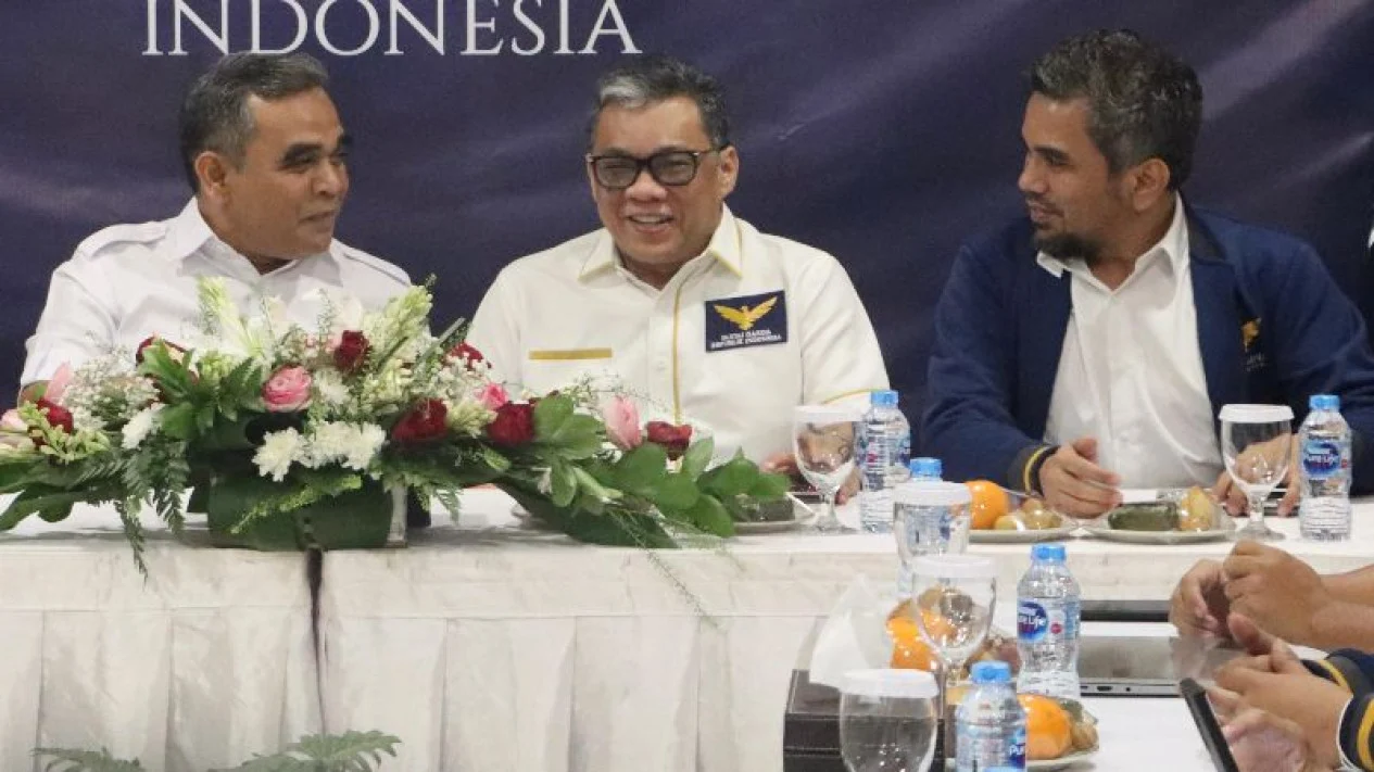 Sekjen Gerindra Ahmad Muzani dan elite Partai Garuda.