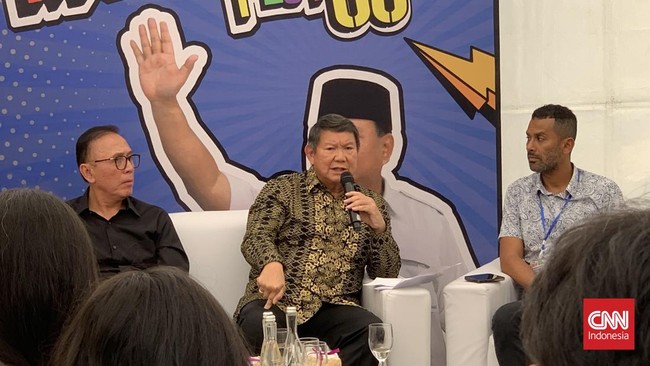 Wakil Ketua Dewan Pembina Partai Gerindra Hashim Djojohadikusumo dalam acara di Surabaya, Jumat (29/9), memuji Wali Kota Solo Gibran Rakabuming Raka sebagai sosok ideal cawapres Prabowo Subianto.