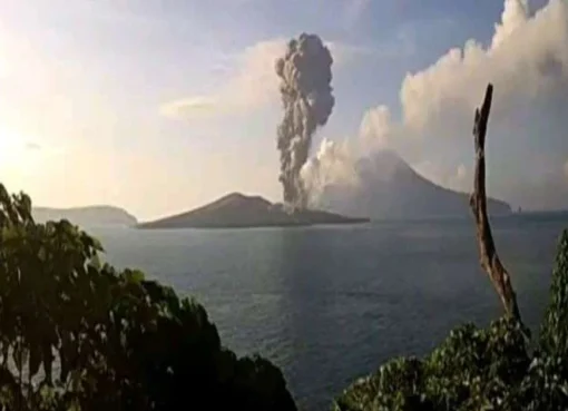 Gunung Anak Krakatau.
