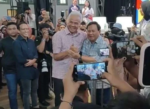 Prabowo Subianto dan Ganjar Pranowo di Festival Belajaraya 2023.